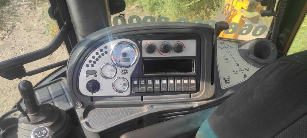 Продам экскаватор погрузчик JCB 4CX