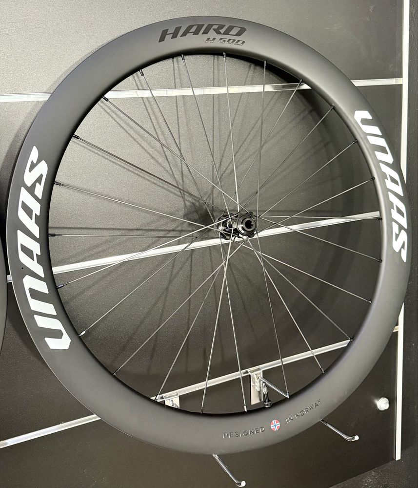 CARBONOWY zestaw kòł szosowych UNAAS HARD H50disc