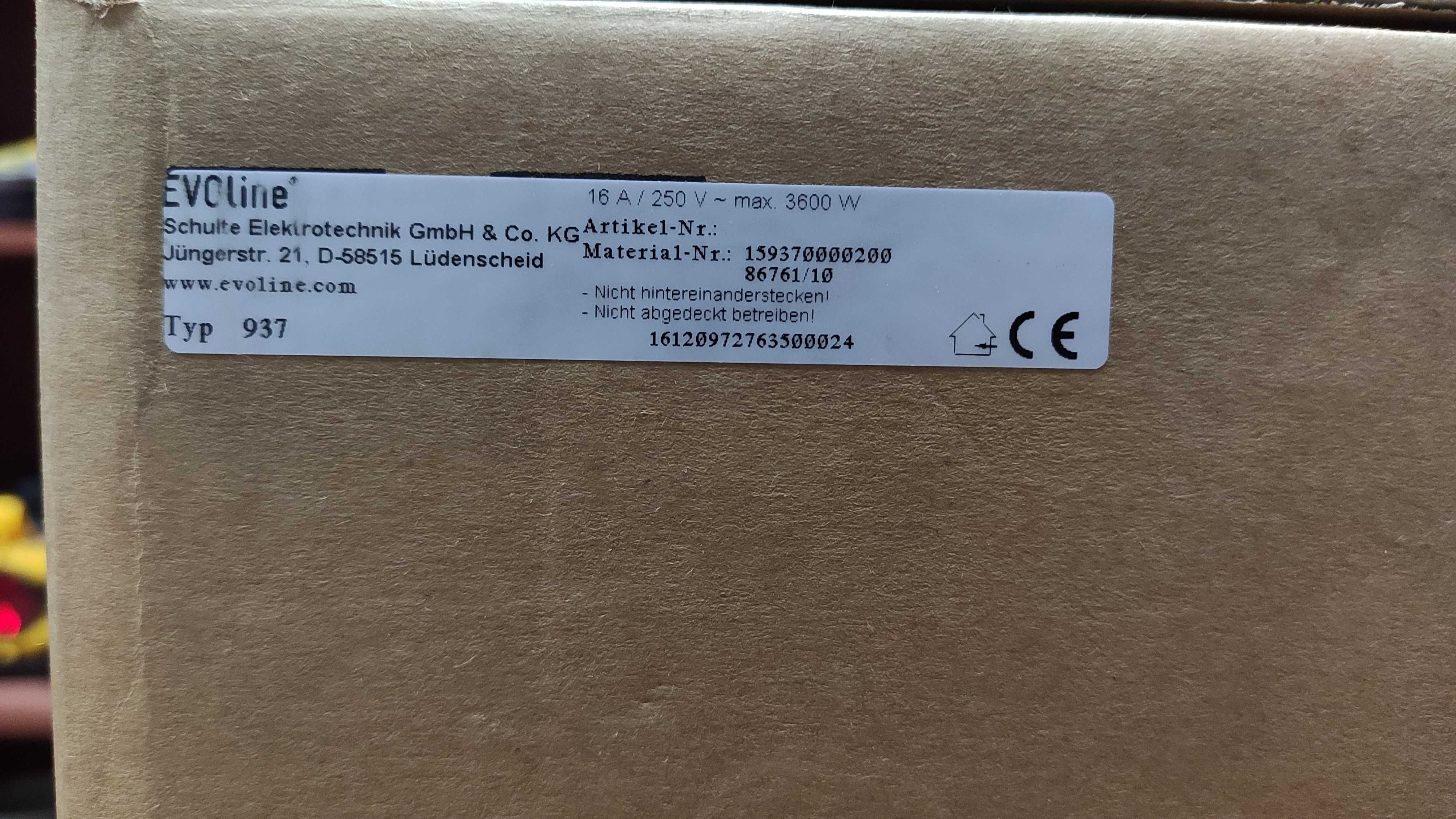 Блок розеток EVOline FlipTop Push Data M 3x220+2xRJ45