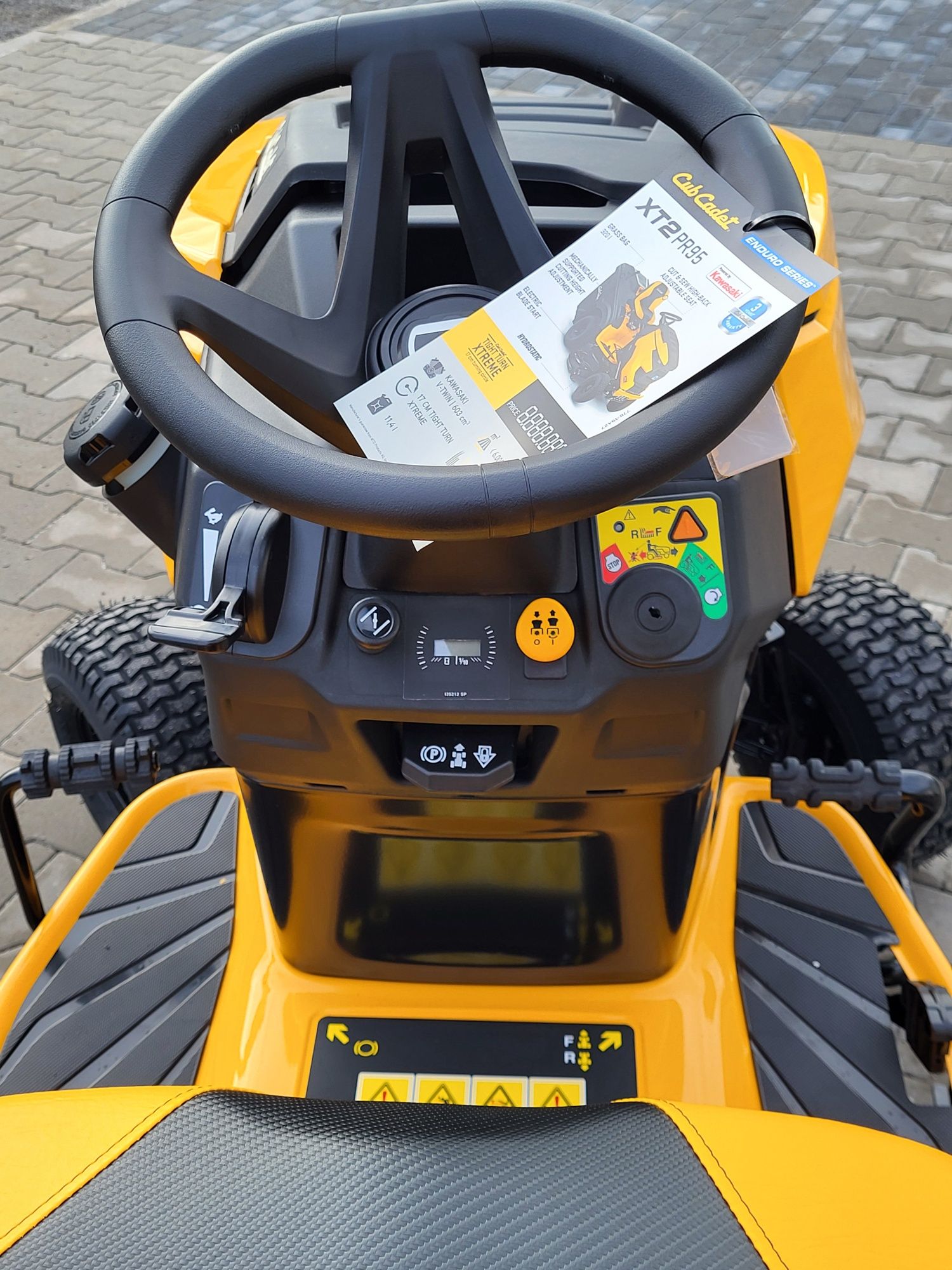 Cub Cadet XT2 PR95 V2 Kawasaki 18KM traktorek kosiarka