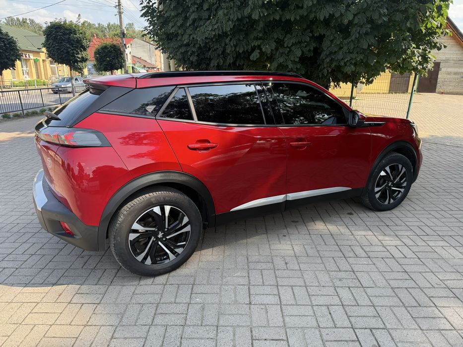 Peugeot E2008 Електро 300 км