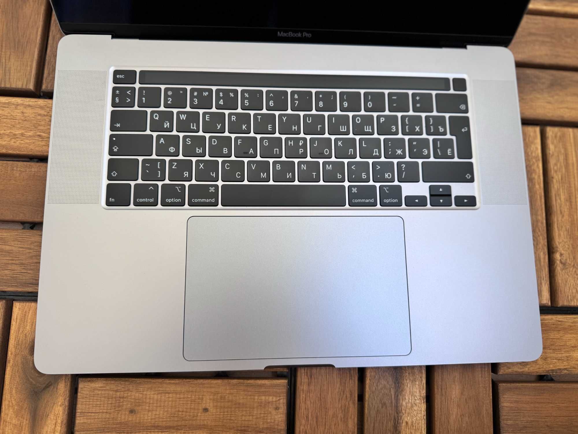 MacBook Pro 16 2019, клавиатура с кириллицей, i7, 16GB RAM, 512GB SSD