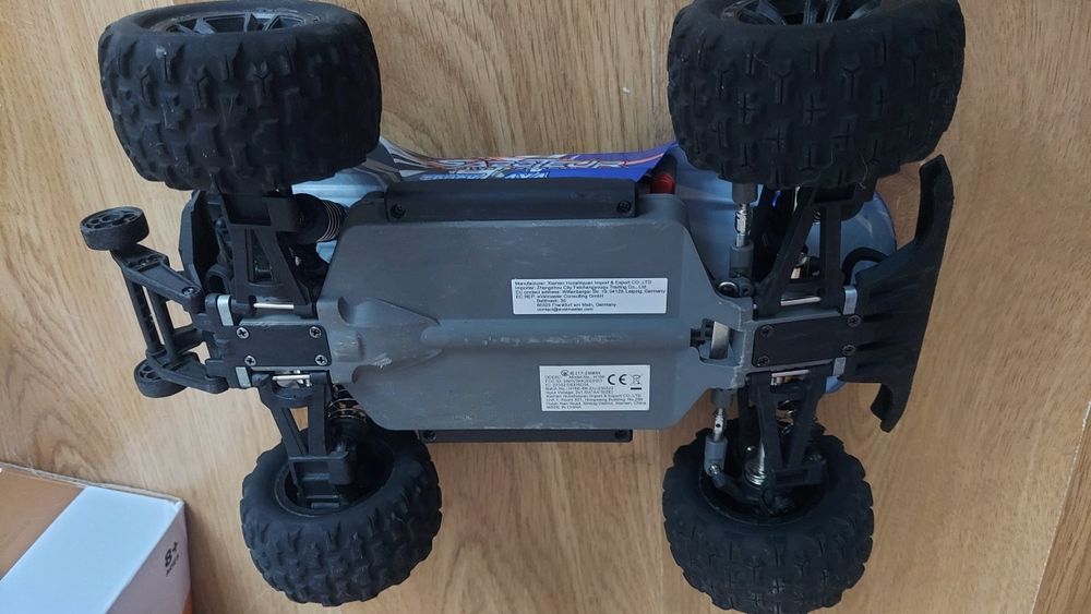 Model rc Deerec H16E bezszczotkowy.
