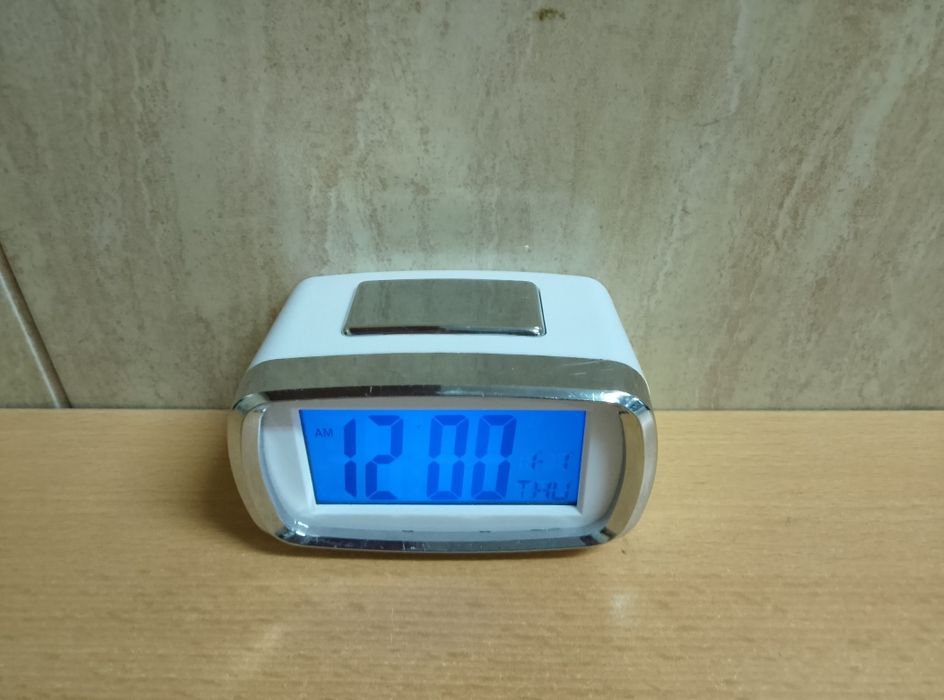 Zegar budzik elektroniczny