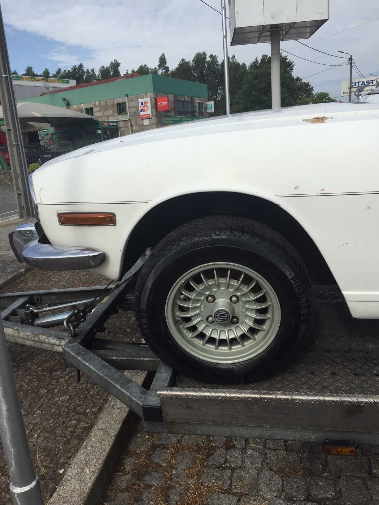 TRIUMPH STAG PARA RESTAURO