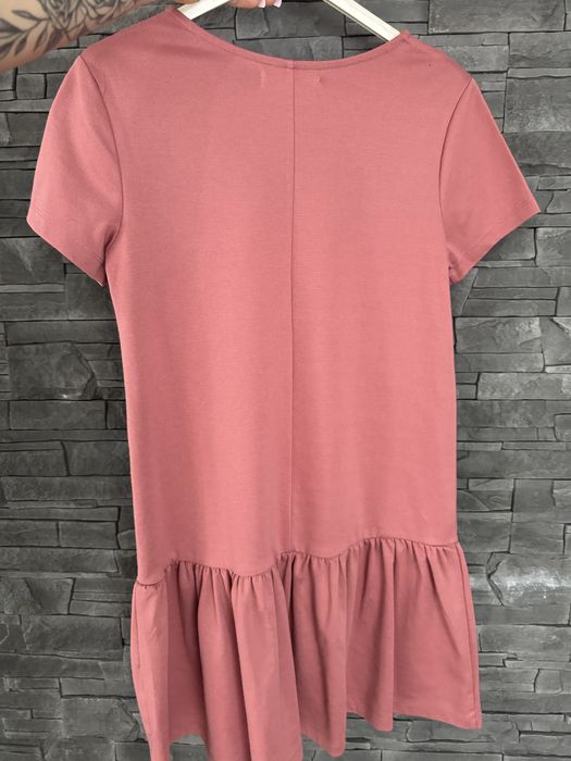 Letnia sukienka brudny róż xs falbanka sinsay
