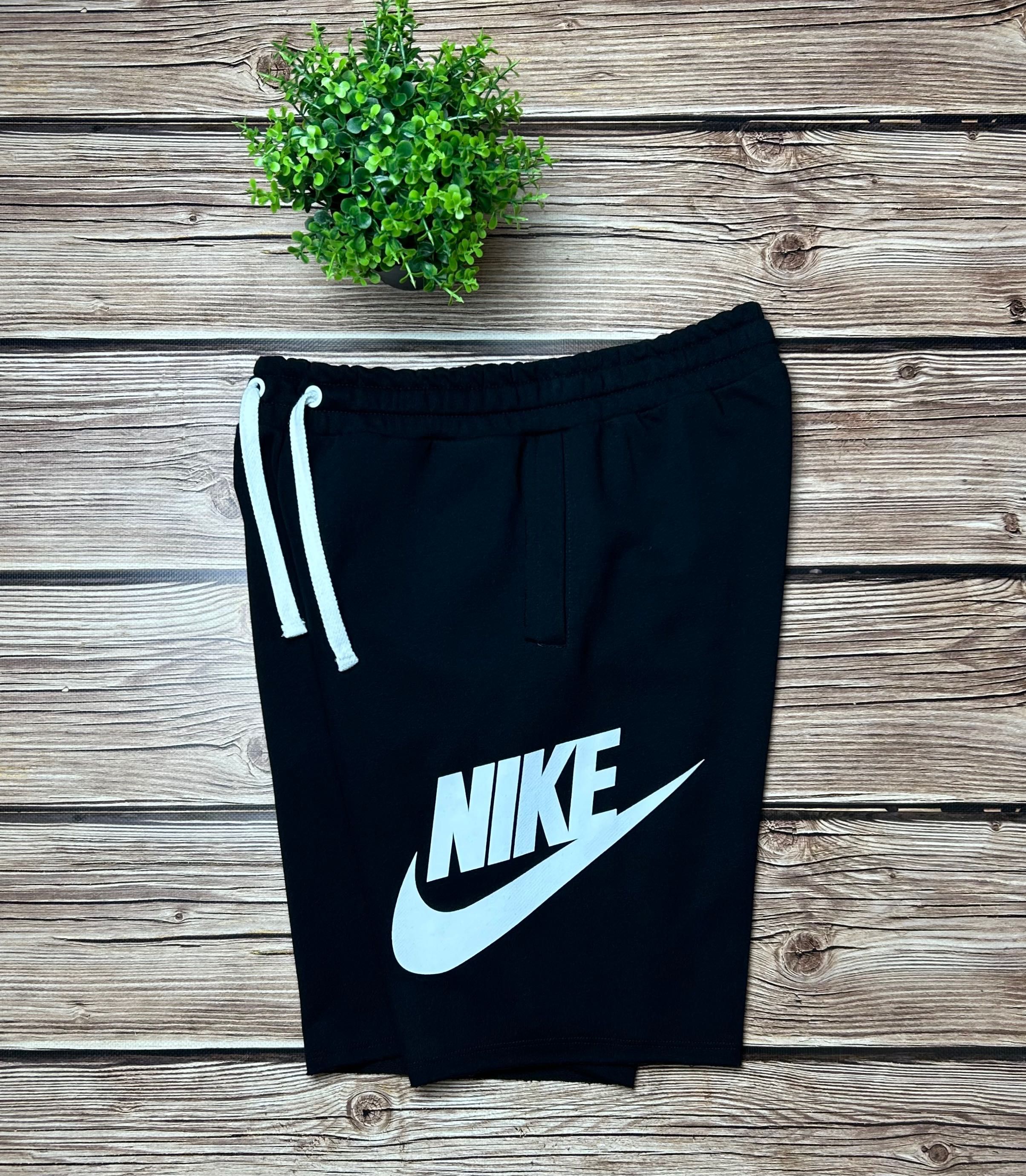 Шорти Nike Club alumni шорты найк биг свуш