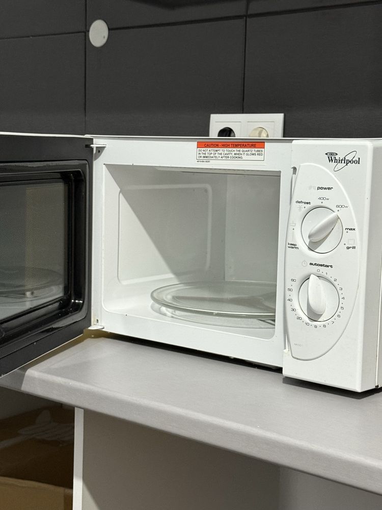 Microondas Whirlpool com grill