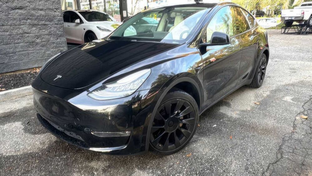 Tesla Model Y Long Range      2020