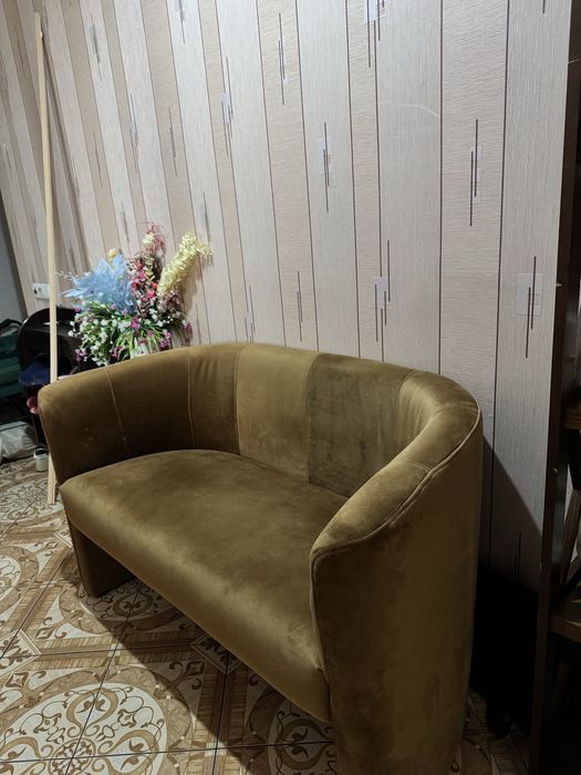 Диван в приймальню