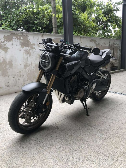 Honda CB650R 2023 35KW (Deslimitada)