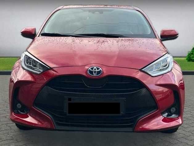 Przód Toyota Yaris IV czerwony 3U5
