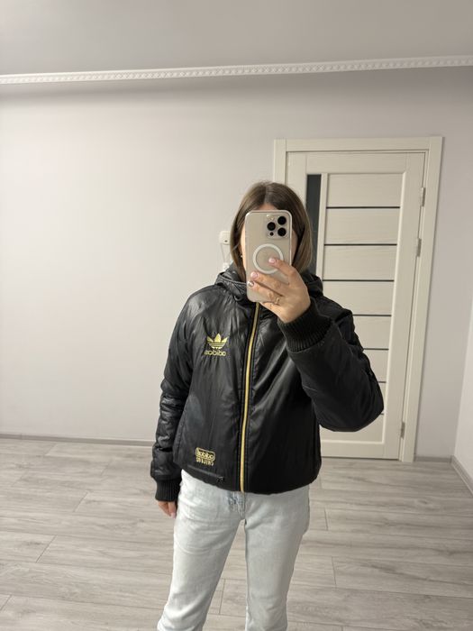 Куртка жіноча спортивна adidas