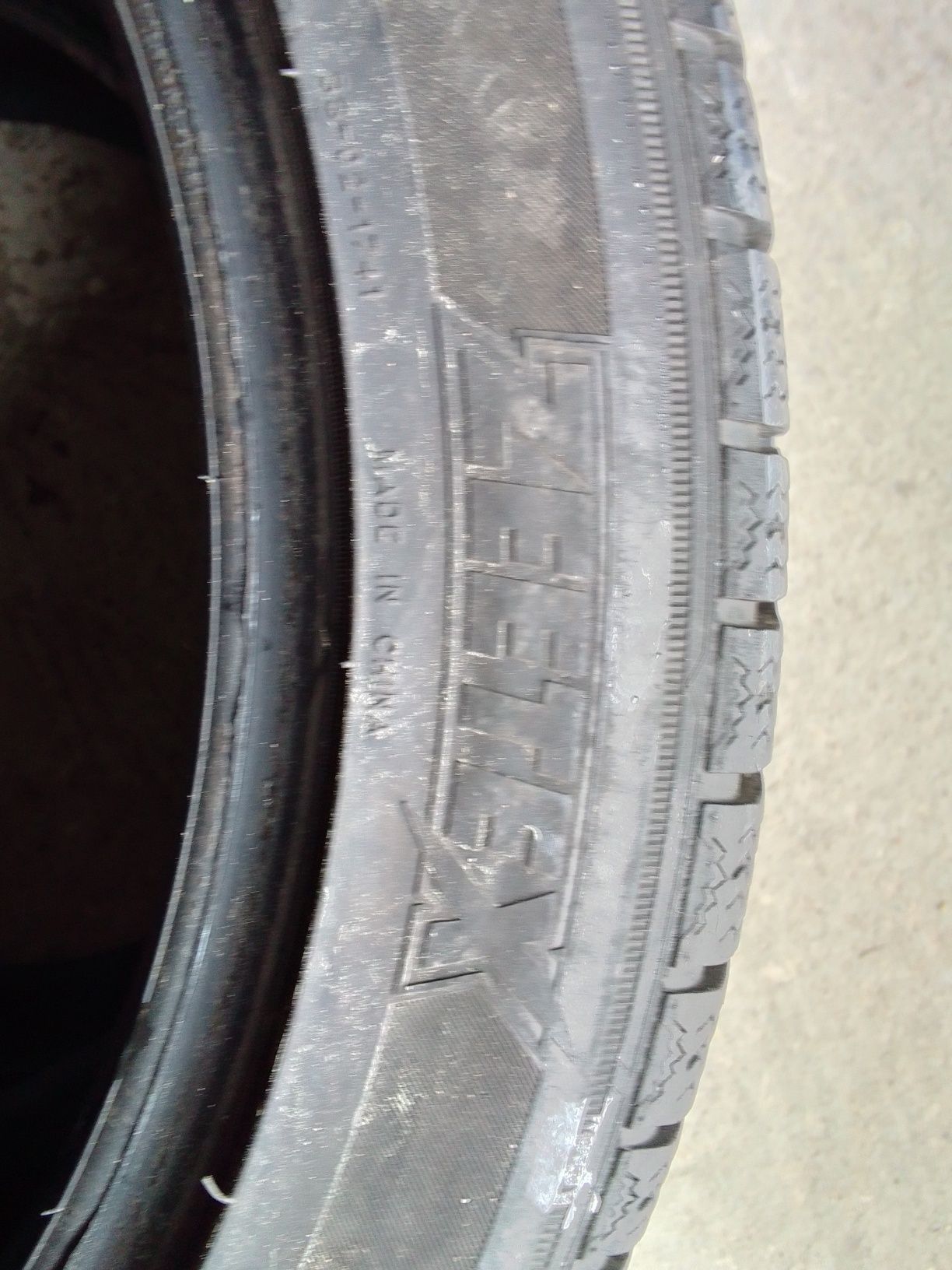 2 Opony zimowe 225/45r17 ZEETEX