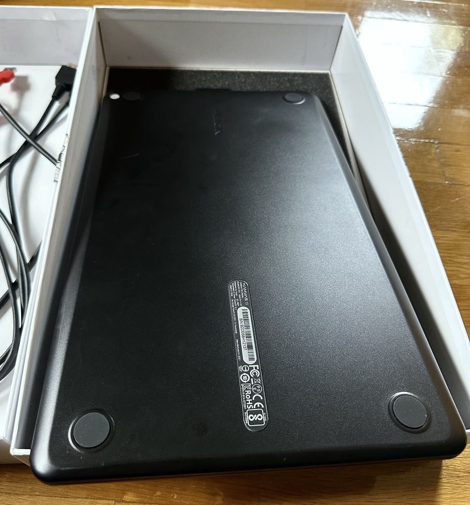 Tablet graficzny 13,3 cala Huion KAMVAS 13 LCD profesjonalny