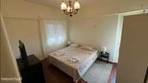 768928 - Quarto com cama de casal em...