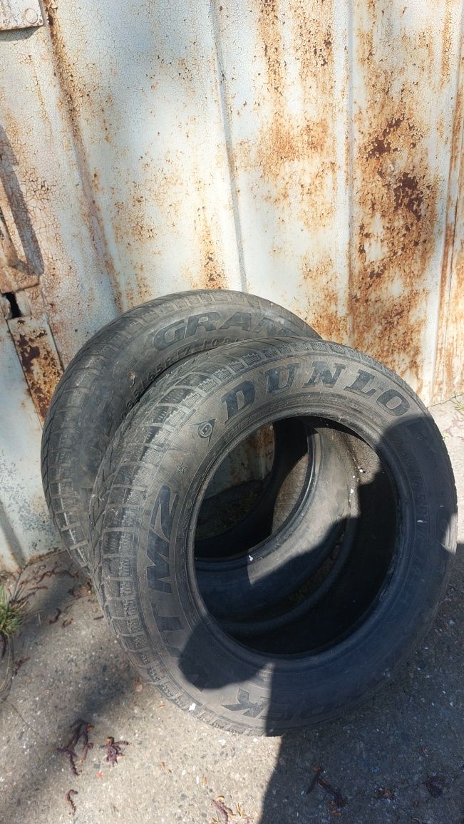 245/65 R17 Шины резина Б/У, Продам резину 2 шт. Скаты Колеса