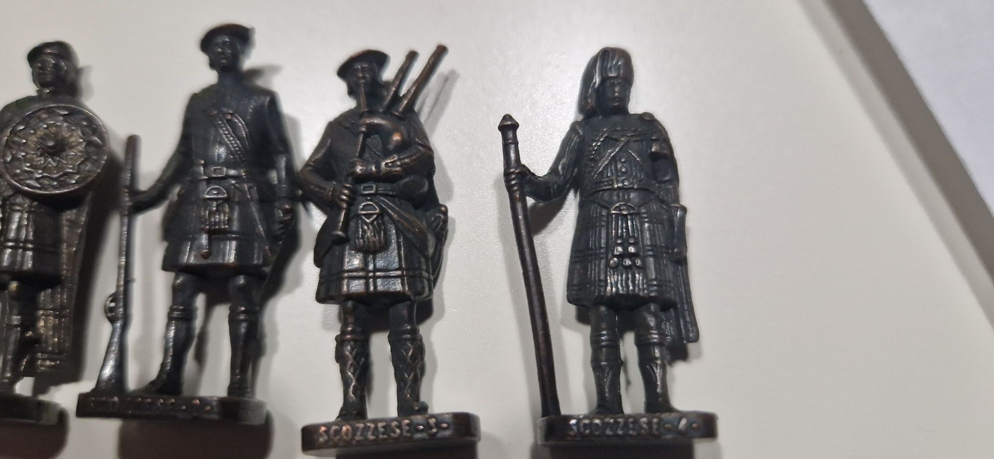 Szkoci metalowe figurki z kinder niespodzianka