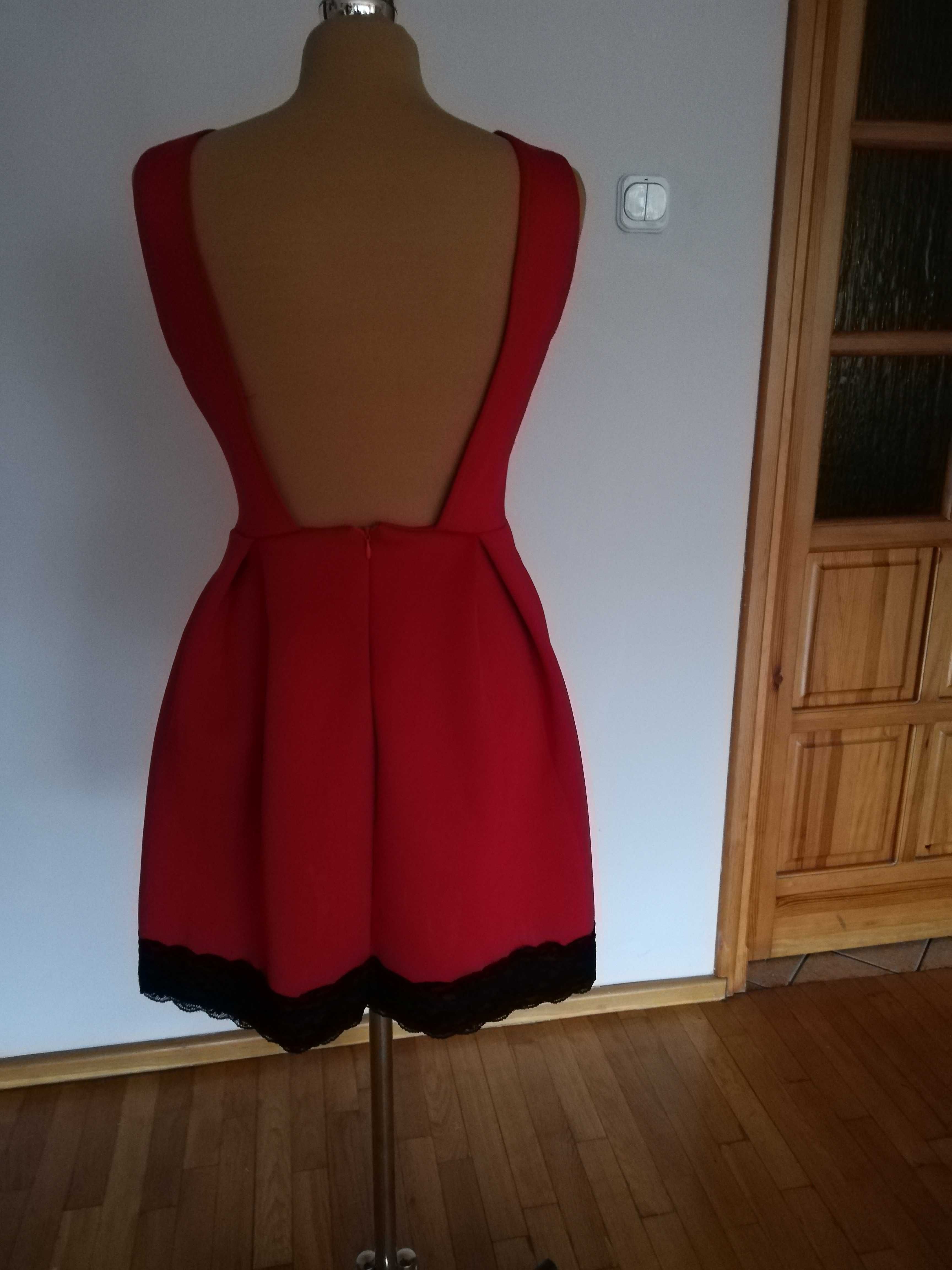 Sukienka czerwona S  36.38