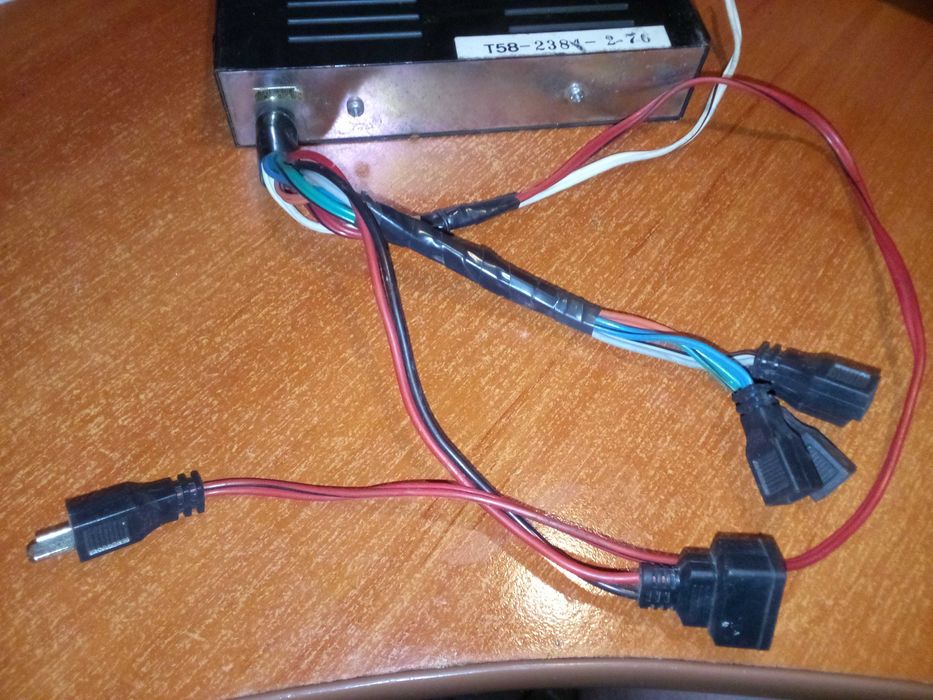 Wzmacniacz samochodowy z korektorem 10 punktowym HANSEATIC 610SQ