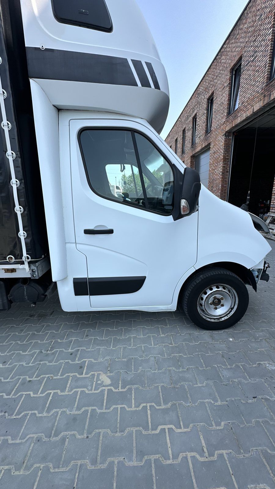 Двері в зборі ліві та праві на Renault Master
