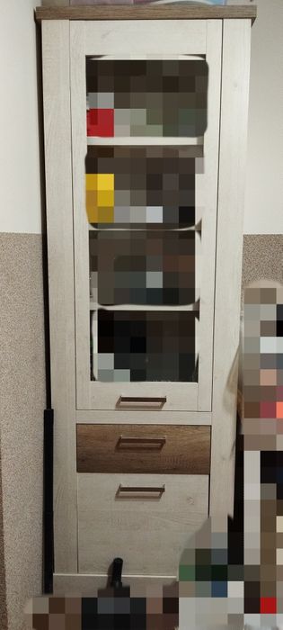 Wysoka szafka słupek