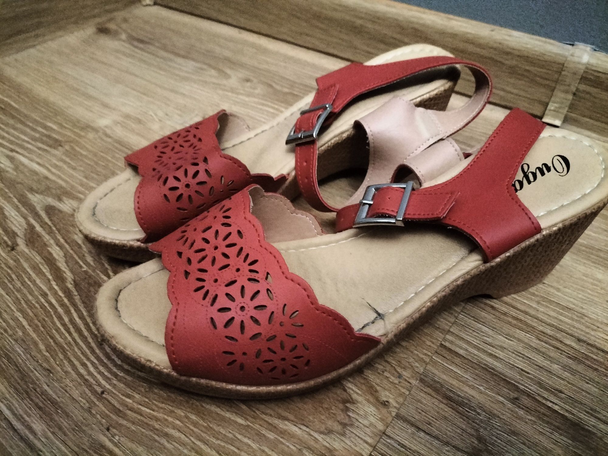 Czerwone damskie sandały Ougang