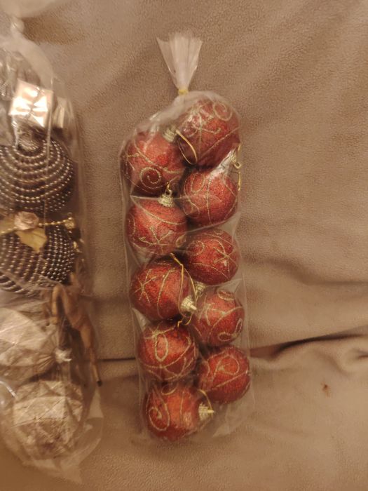 2€cada saco Bolas de natal entrego em Rio tinto ou envio CTT novas