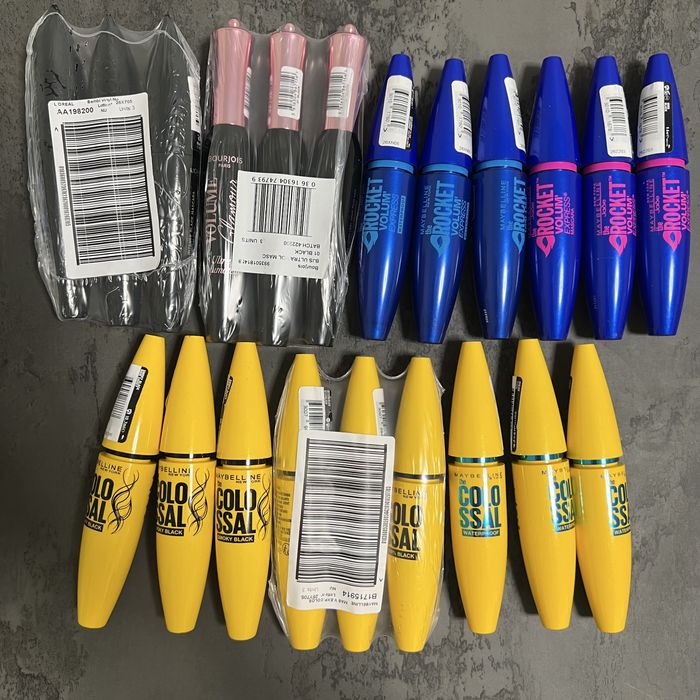 Туш, пудра, тональный крем