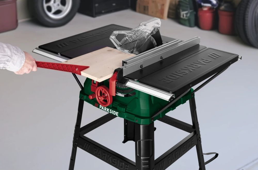 Стаціонарна циркулярна пила PARKSIDE PTKS 2200 A1