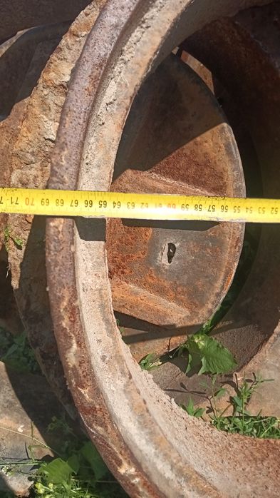 Ciężki właz żeliwny 40 ton  w bdb stanie