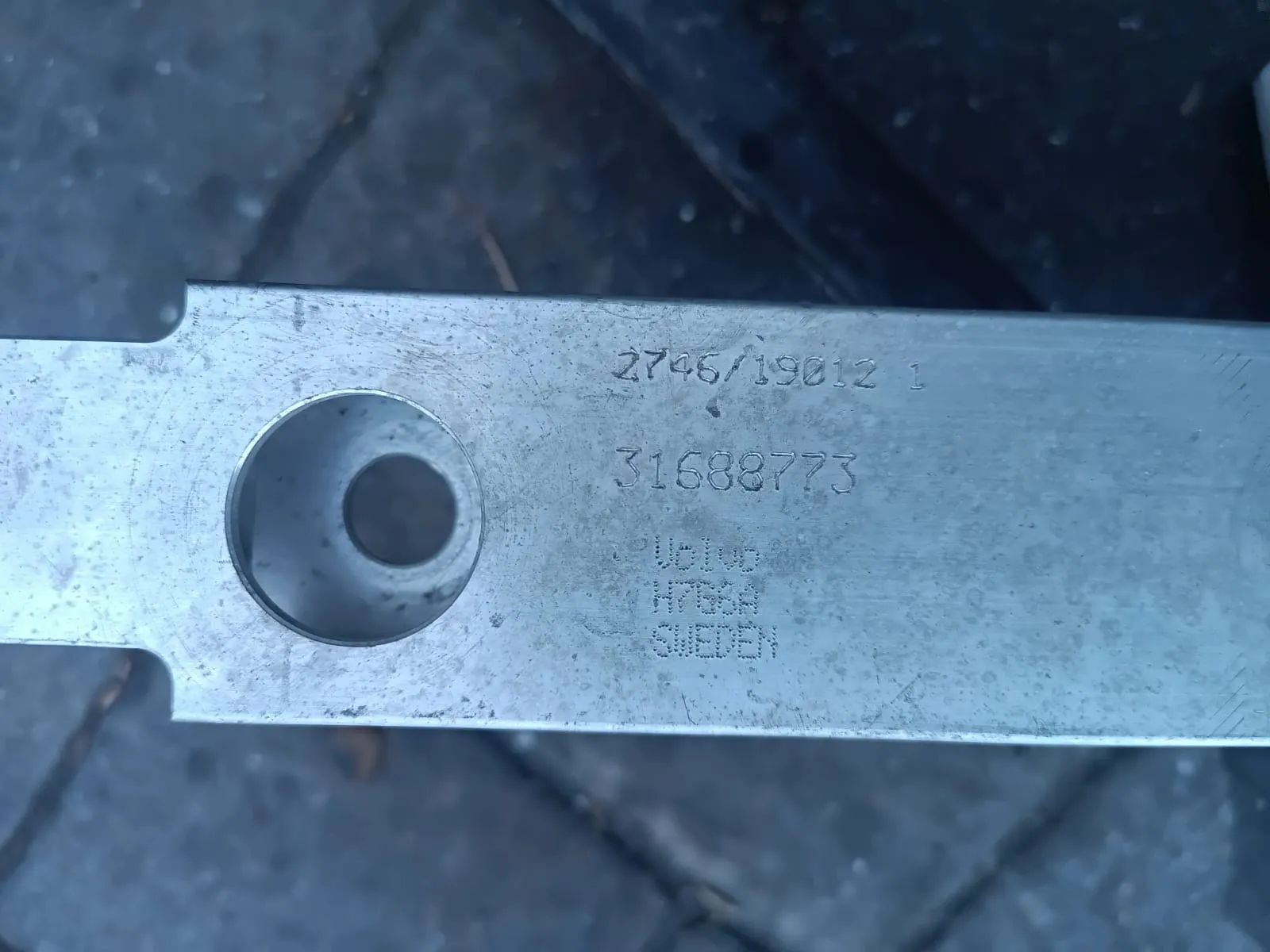 Volvo OE 31688773 wzmocnienie BELKA zderzaka XC60