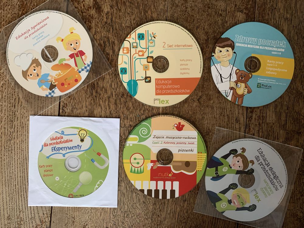 zestaw książek, kart, scenariuszy zajęć edukacji dla przedszkolaków