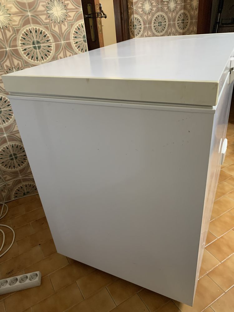 Arca congeladora horizontal marca Electrolux