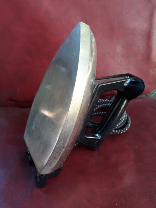 Продам утюги в рабочем состоянии