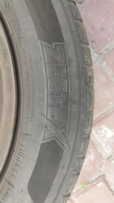 Opony zimowe z felgami 175/65/R14