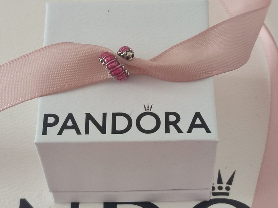 Zawieszka charms Pandora Nowa WYSYLAM W PUDELKU
