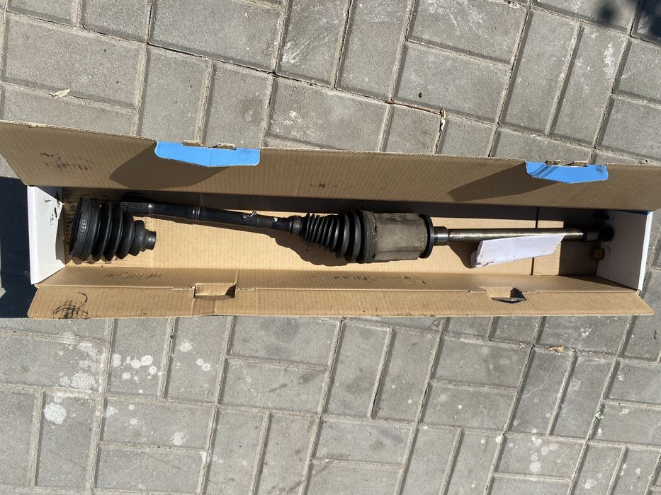 Привод бмв ф 10 правый ф 10  528 полный привод