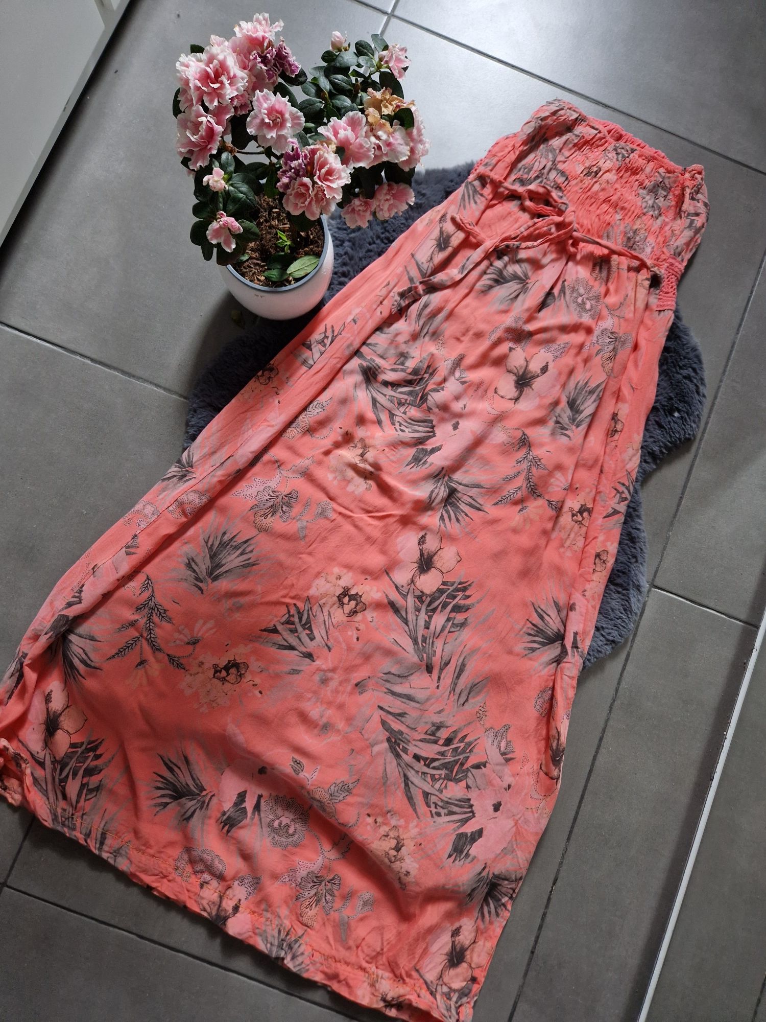 Letnia długa sukienka w kwiaty z wiskozy bez ramiączek maxi Vintage M
