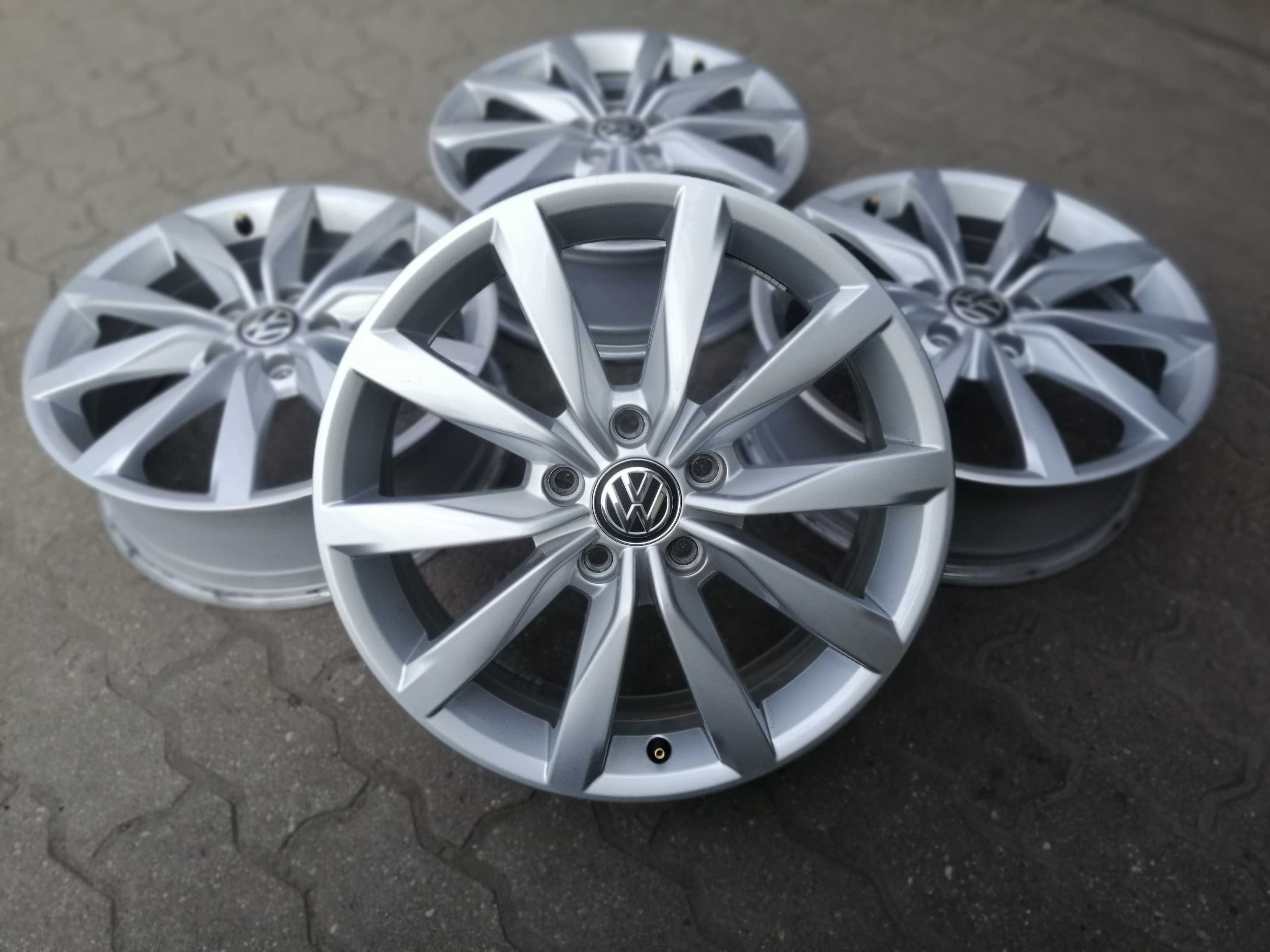 Felgi aluminiowe 5 x 112 R 17 Alufelgi oryginalne Volkswagen Jak Nowe