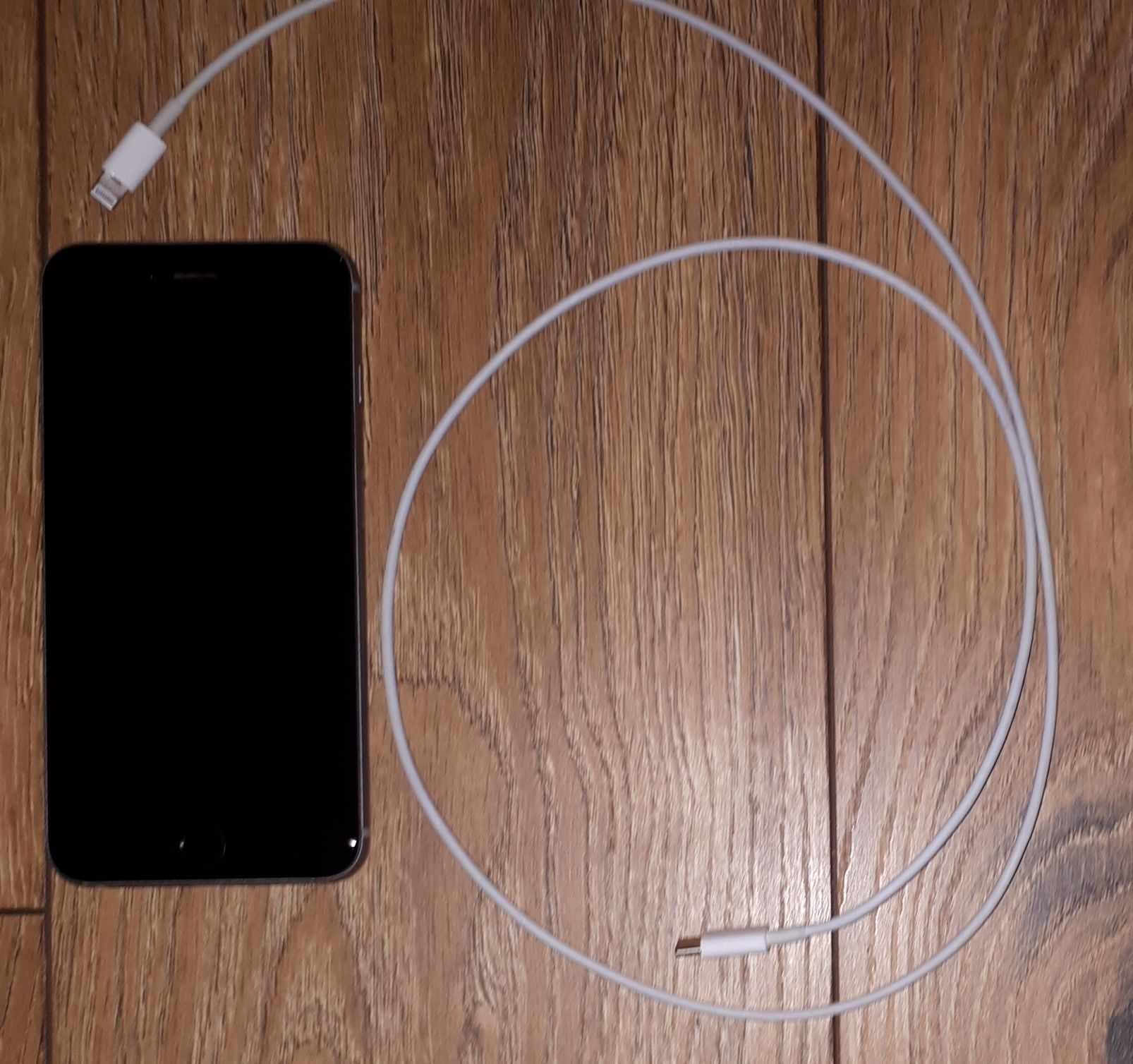 1iPhone 6s Plus Apple w bardzo dobrym stanie