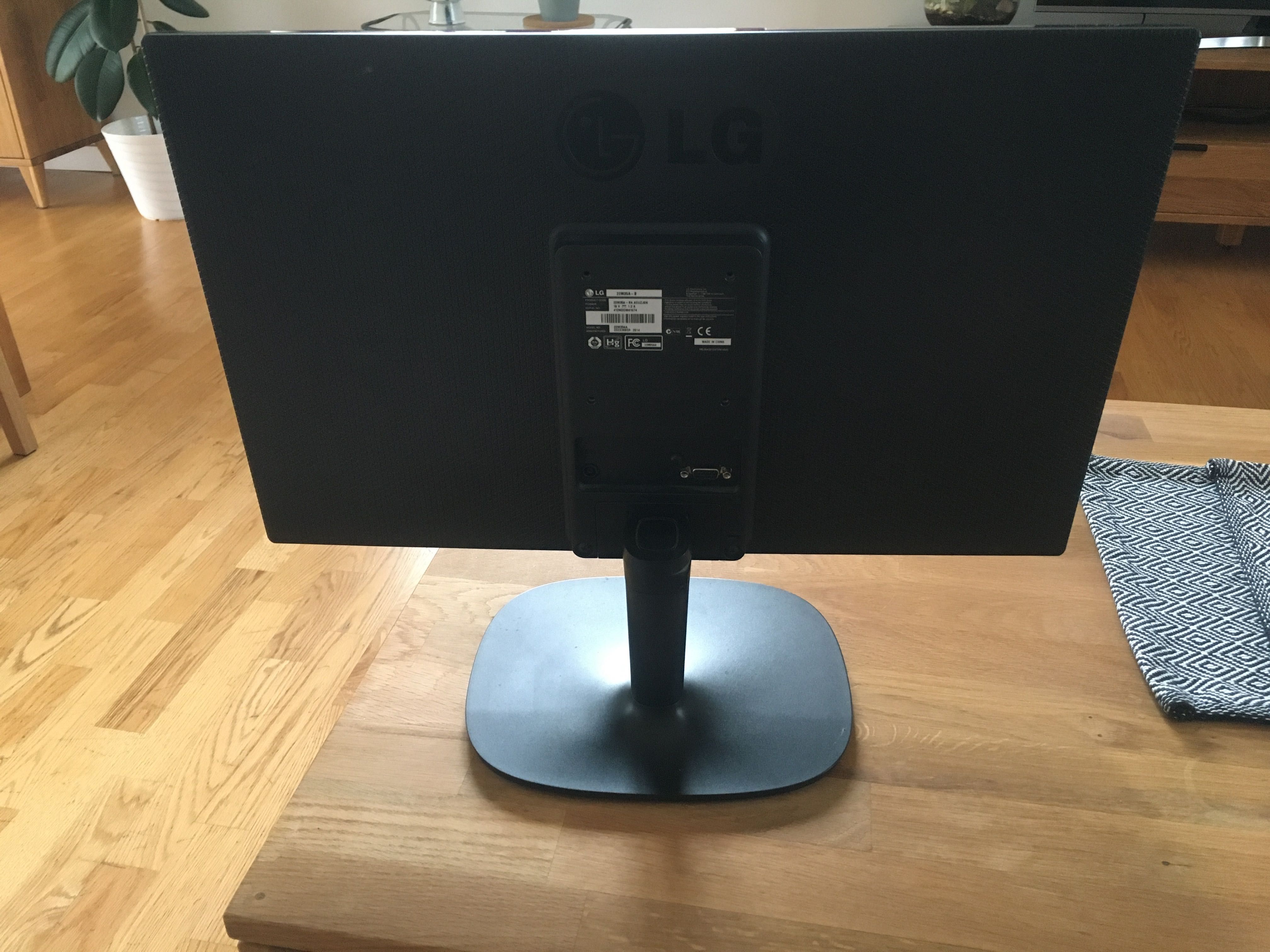 Monitor LG 22M35A