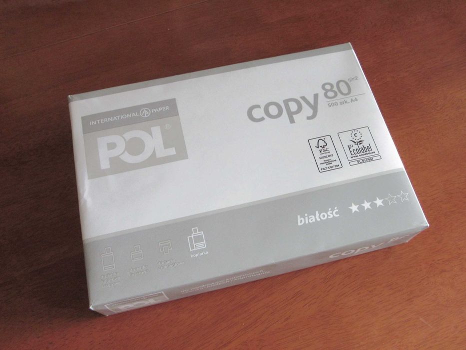 Ryzy białego papieru .