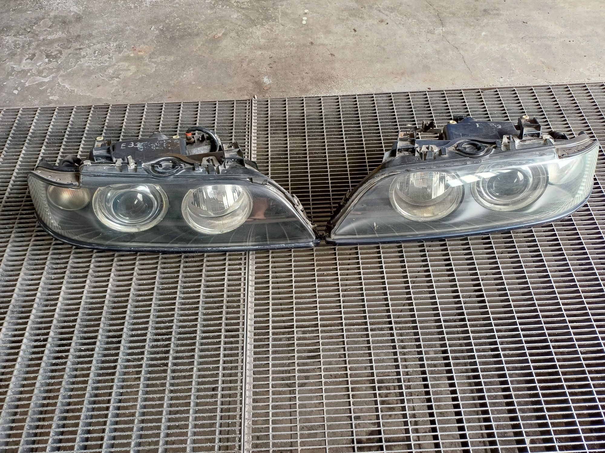 Reflektor Reflektory Lampy Bmw E39 Lift Xenon