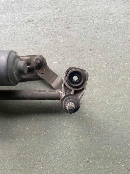 Mechanizm wycieraczek przód Golf V Golf VI