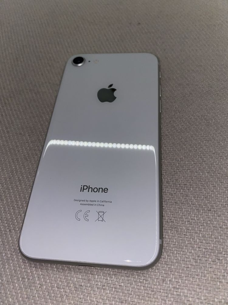 telefon iPhone 8 64gb