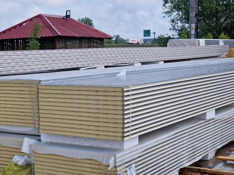 Płyta warstwowa PIR 40 mm ral 7016/9010 4