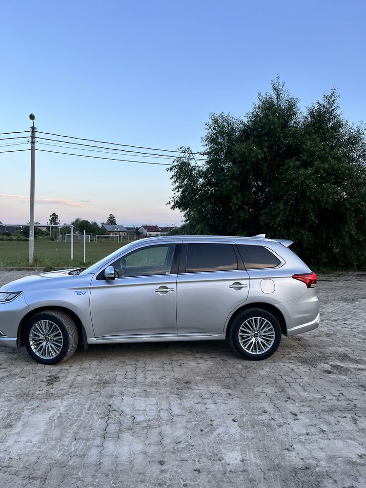 Mitsubishi outlander phev 2019 SEL 2.0