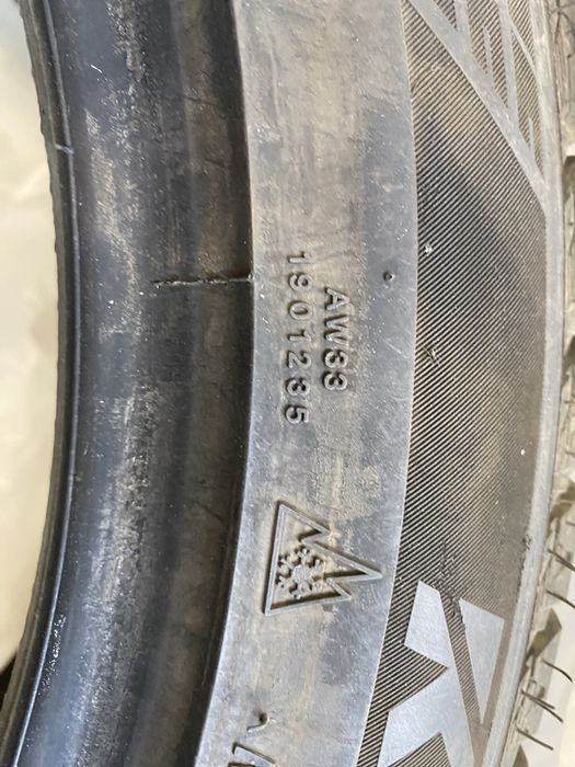 Продам шини KAPSEN AW-33 225/44R17 94H