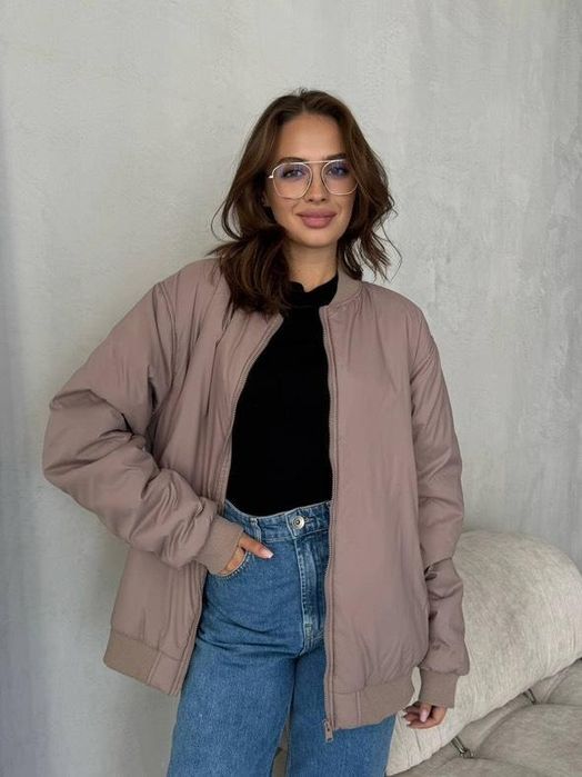 Бомбер куртка жіноча
